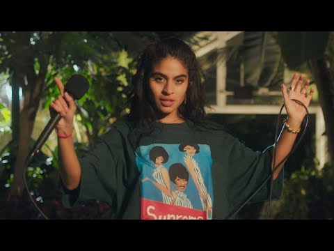 Jessie Reyez - INTRUDERS видео (клип)