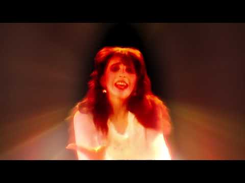 Kate Bush - Wuthering Heights (2018 Remaster) видео (клип)