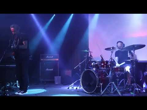 Почему коммутатор молчит - Одноногая (Live) видео (клип)